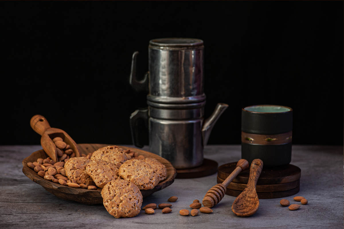 Amaretti: la ricetta, la storia e i dolci più amati